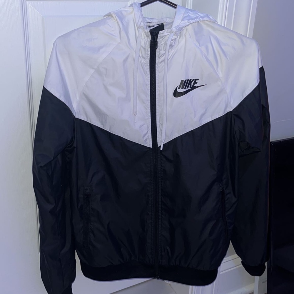 nike windbreaker